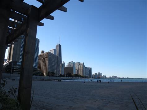 Is Chicago a man made beach? 2