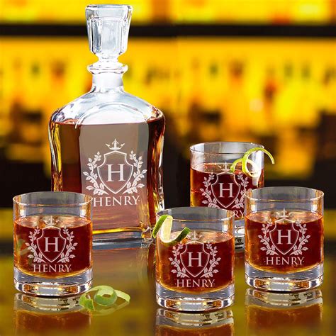 Personalized Whiskey Decanter Set With 4 Whiskey Glasses Etsy Personalized Whiskey Decanter