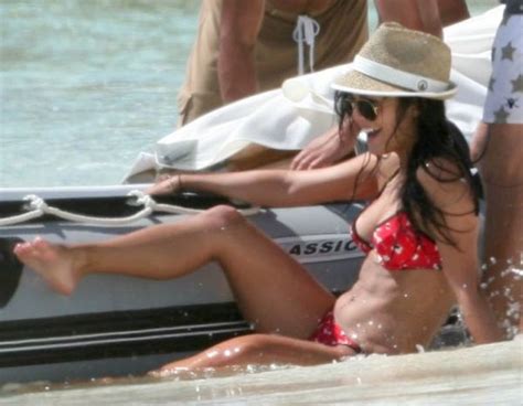 Vanessa Hudgens Vacation With Zac Efron In Turks And Caicos July 6 2008 Star Style