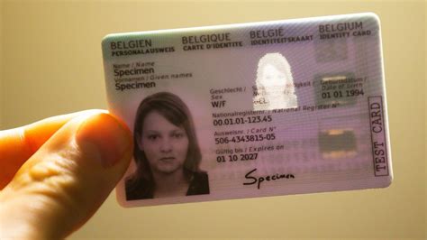 À quoi ressemble la nouvelle carte d'identité française, généralisée à partir de lundi 2 août ? La Cour constitutionnelle valide la carte d'identité à ...