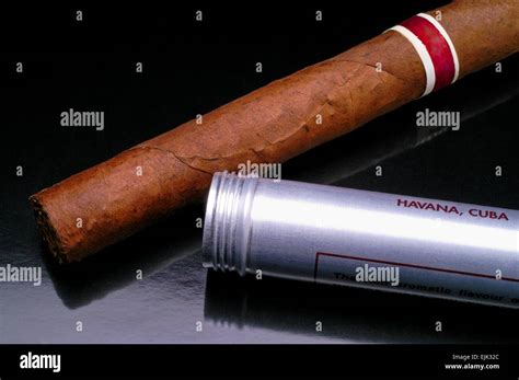 Cuba Cigar Smoke Hi Res Stock Photography And Images Alamy