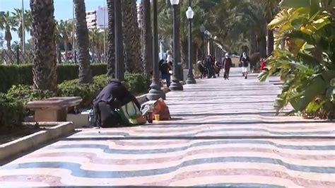 Multas A Prostitutas Y A Mendigos Que Estén En La Calle En Alicante