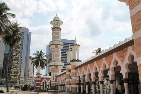 Town traveller 7 months ago. Berühmte Moschee In Kuala Lumpur, Malaysia - Masjid Jamek ...