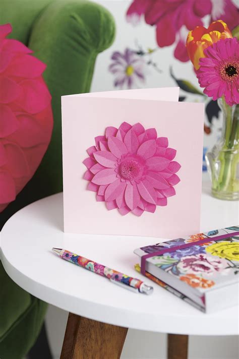 How To Make A Floral Greeting Card Crafts Paper Crafts Paper Flowers