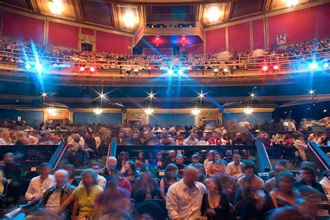 Sip and sing musical events are regularly scheduled, and fun is had by all. San Francisco Venue Profile: The Warfield | Music in SF | The authority on the San Francisco ...