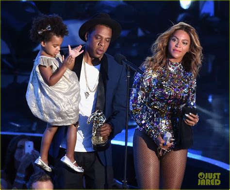 Beyonce is making her fans super happy with a series of photos taken at blue ivy's birthday party. Blue Ivy Presents Mom Beyonce with Award at VMAs 2014 ...