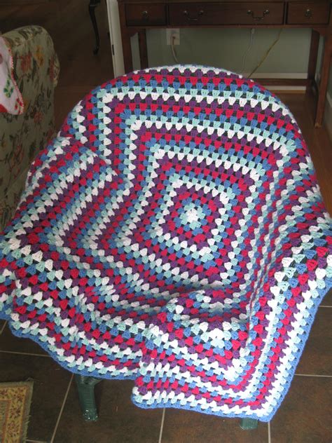 Giant Granny Square Crocheted Blanket Tığ Işleri Örgü Bebek
