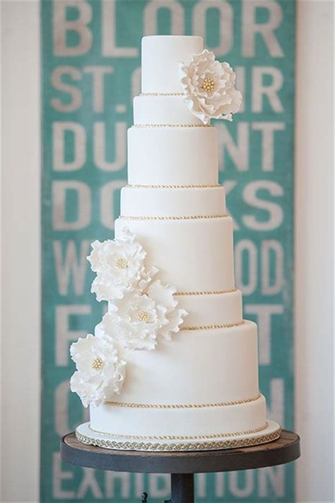 40 Elegant And Simple White Wedding Cakes Ideas Weddinginclude
