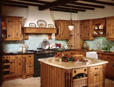 Cocinas de campo con mucha madera, colores cálidos, piezas vintage y muchas historias que contar. The Design Center: Rustic Italian Kitchens