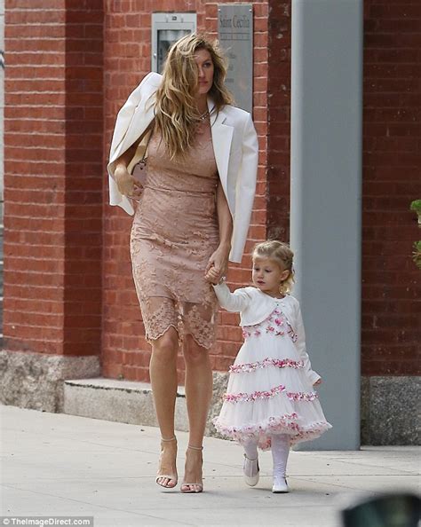 Tom brady has 3 sisters: Gisele Bundchen joins husband Tom Brady to attend his ...