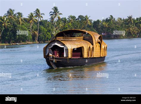 Kerala Backwaters Boat Hi Res Stock Photography And Images Alamy