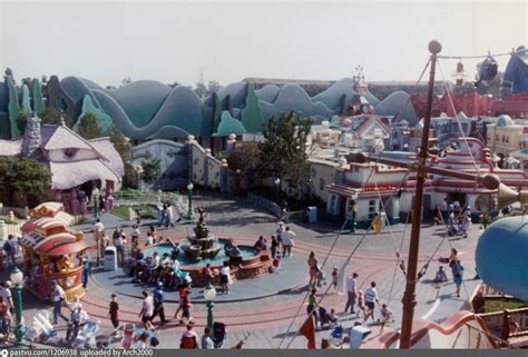 Mickeys Toontown Overview