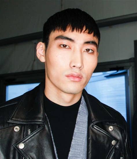 Asian men are known for their straight hair and ability to rock just about any hairstyle, whether it's a fade, undercut, slick back, comb over, top knot, man it may just be their type of hair that allows them the flexibility to style all these cool haircuts for asian men or their willingness to be outgoing and. The most popular Asian men hairstyles