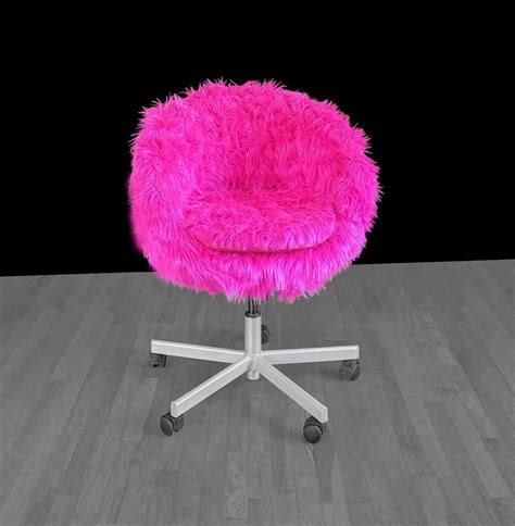 Pink Fluffy Chair Olivercope