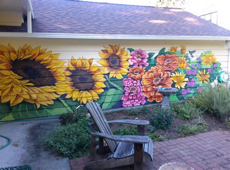 11 Outdoor Flower Mural References