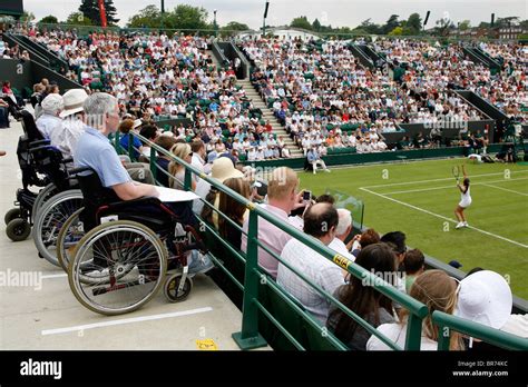 Wimbledon Spectators High Resolution Stock Photography And Images Alamy