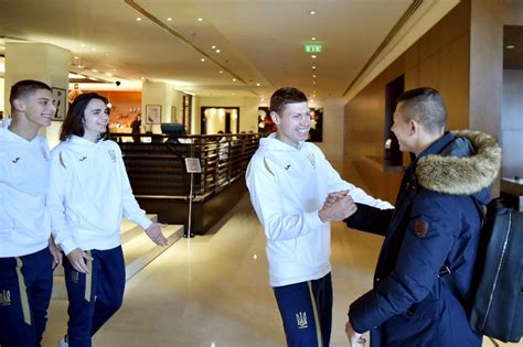 Миколенко о канале sobinews для радио плюс, канада, торонто, евгению бычкову. Первый день — разгрузочный. Игроки сборной Украины ...