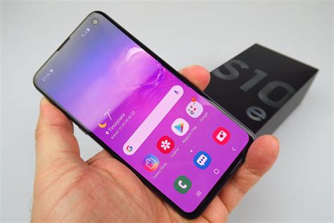 Samsung Galaxy S10e Unboxing Most Compact Flagship Phone Of Latest