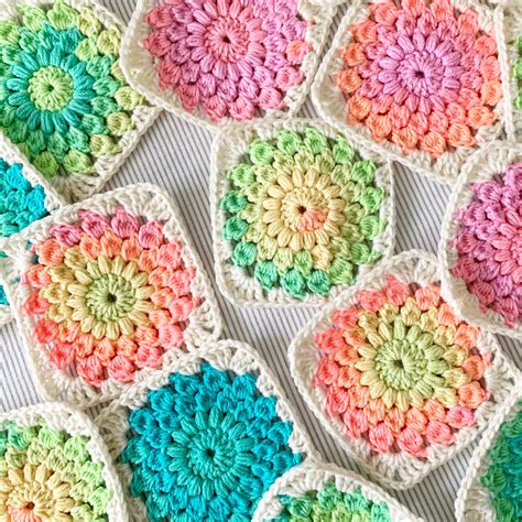 How To Crochet Retro Stripe Sunburst Granny Square Throw — Nautikrall