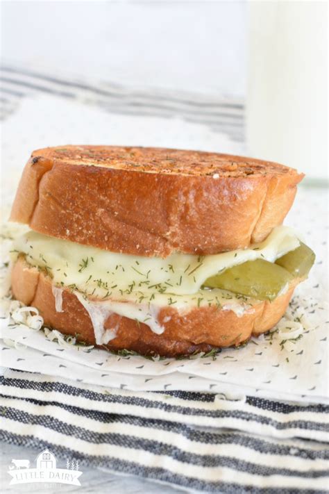 Grilled cheese with tomatoes and bacon. Dill Pickle Grilled Cheese Sandwich - an easy lunch in ...