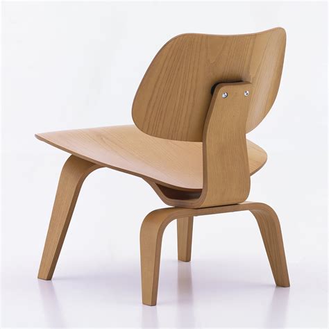 Speziell die stühle der beiden waren überall sehr erfolgreich. LCW Lounge Chair von Vitra kaufen | Connox