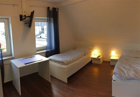 Das buch ___ jetzt auf __ tisch (liegen). Monteurzimmer MaKa in Lingen, Monteurzimmer in Lingen ...