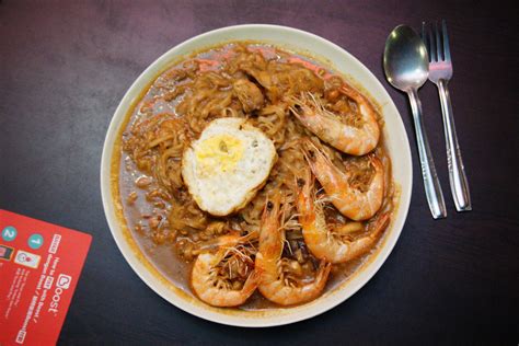 Kwetiau goreng (ala chinese food tapi halal). Ipoh Food Guide - 6 Understated Restaurants In Ipoh To Try ...