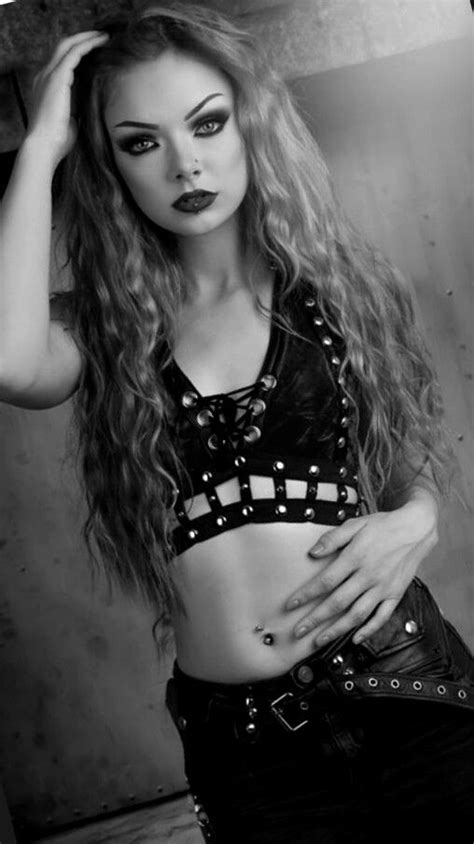 Pin By Tatnineteen On Gothic Pics Gothic Beauty Girl Goth Girls