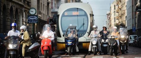 in arrivo a milano lo scooter sharing milanoincontemporanea