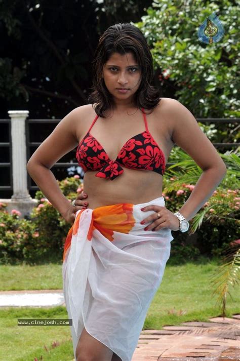 Girls Sri Lankan Hot And Sexy Actress Photos