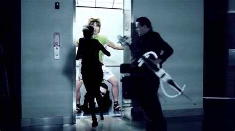 Gangnam Style сцена с лифтом и Линдси Стирлинг Lindsey Stirling Gangnam Style Elevator Scene