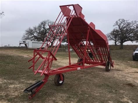 Kuhns 10 Small Square Bale Hay Accumulator Bigiron Auctions