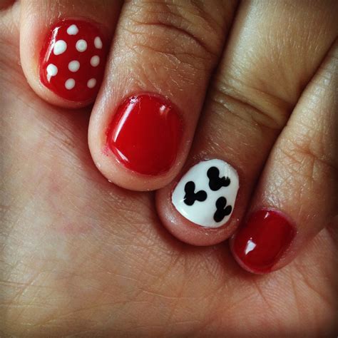 Mickey And Minnie Mouse Inspired Nail Art Nail Art 2014 Nails 2014