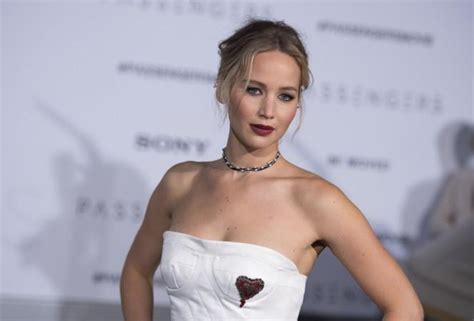 Jennifer Lawrence Poses As A Threat For This Star Couple Ibtimes India