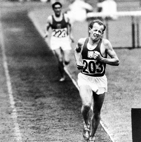 Emil zatopek, perhaps the greatest distance runner ever and surely the most ungainly, died he was 78 years old. Nordsinni multisport og gym: Emil Zátopek