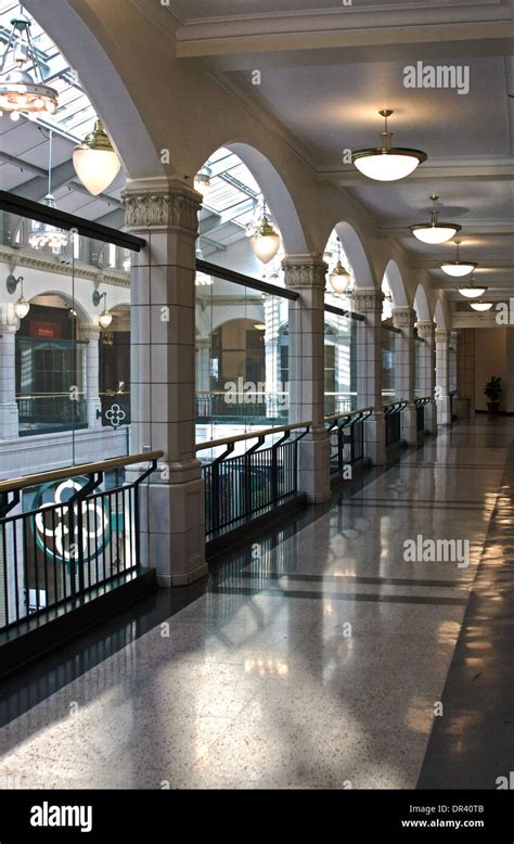 Inside Grand Avenue Mall Milwaukee Wisconsin Hdr Stock Photo Alamy