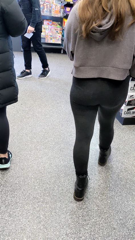 chubby teen ass in leggings spandex leggings and yoga pants forum