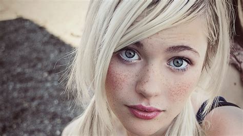Pretty Girls With Blue Eyes And Blonde Hair ♥Обои Girl Photo