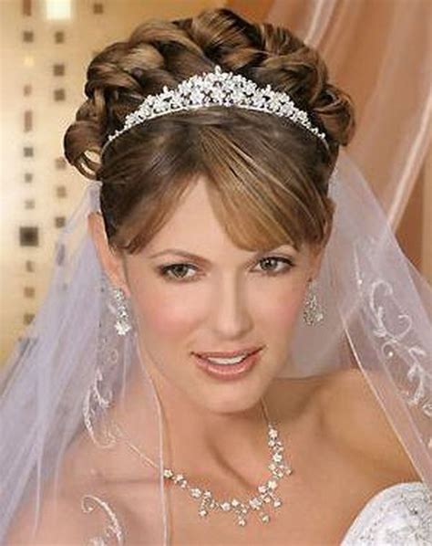 Wedding hairstyles short hair with veil and tiara. bridal hairstyles veil (6) | Bridal hair veil, Short ...