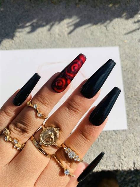 25 Gorgeous Red And Black Nails To Try In 2021 Women Fashion