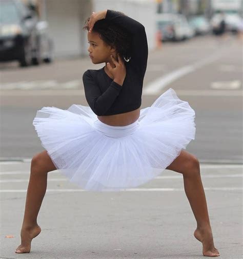 Pin By Jarian On Black Ballerinas Dance Photography Poses Dancer