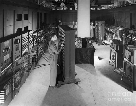 Eniac First Electronic Computer 1946 By Bettmann