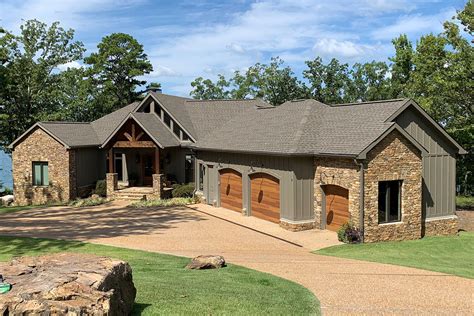With over 30 years experience in the designing and building of custom projects, we have the expertise necessary to create high end beautifully designed pieces built to last. Rustic House Plan with 4 Beds and a Bunk Room - 70534MK ...