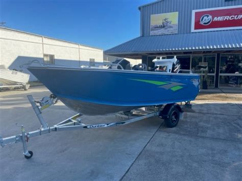 New Stessl Apache Pro Side Console Bay Boat Sales