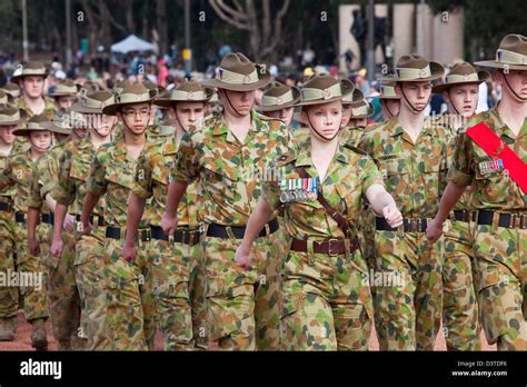 Ejército Australia Marchando Fotografías E Imágenes De Alta Resolución