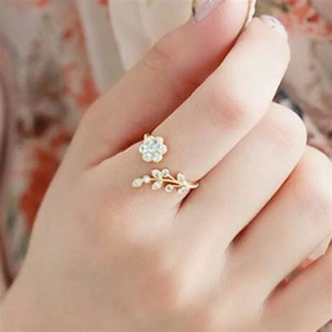 Korean Fashion Style Crystal Ring Twisted Leaves Wishful Flowers Open Ring Extravagance Female