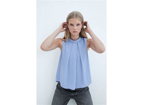 A zara é uma rede de lojas de roupas, calçados e acessórios voltados para o público feminino, masculino e infantil. Camisas | TRF | Nova Coleção Online | ZARA Brasil | Zara ...