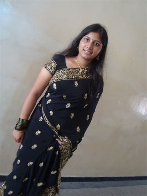 Beautiesinsarees Kerala Girls In Cute Saree Pics Pictures Wallpapers Photos Stills
