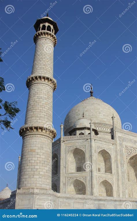 Close Up Shot Of The Minaret Of Taj Mahal Stock Photo Image Of Mahal