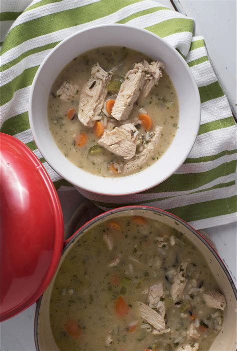 Place all ingredients except the heavy cream, cornstarch, and water, into the slow cooker in the order listed. Panera Chicken and Rice Soup | RecipeLion.com
